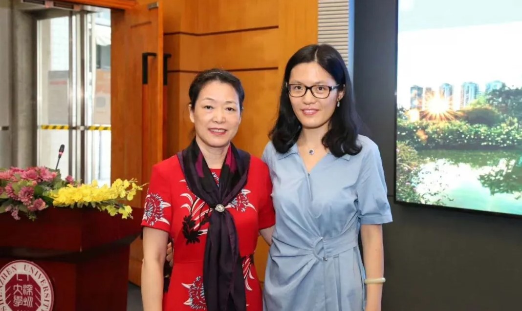 Liu Shilan, Hou Yifan