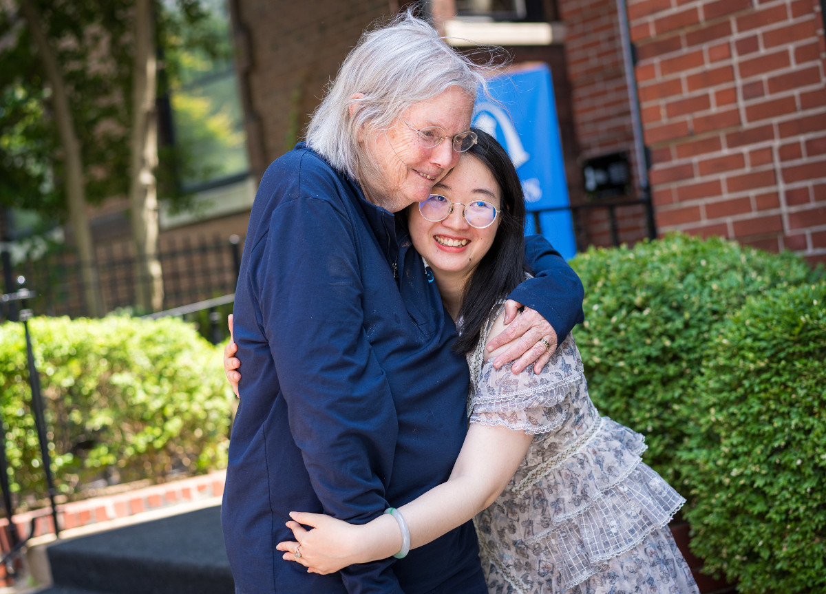 Tan Zhongyi, Jeanne Cairns